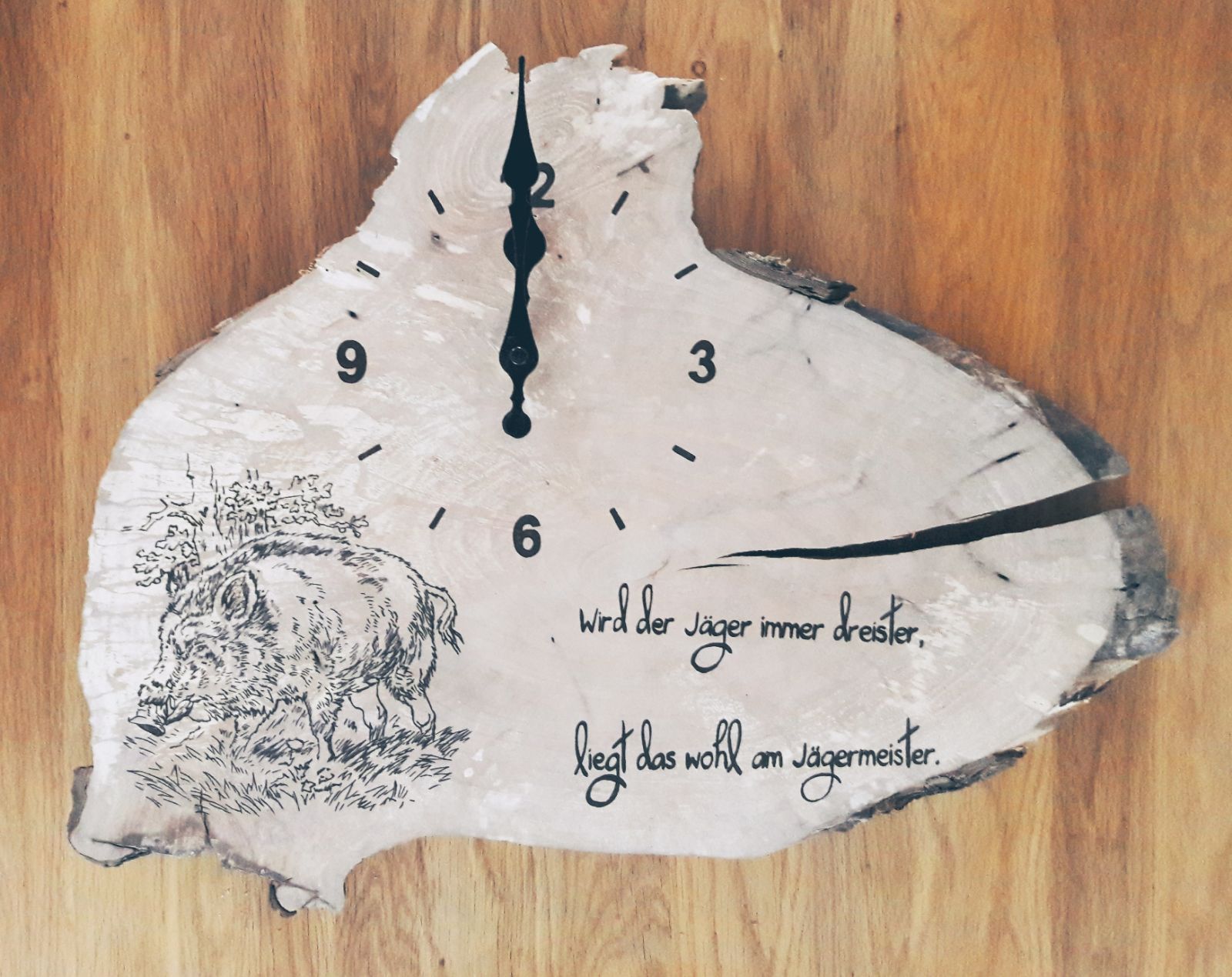 Wanduhr aus Holz - Unikat